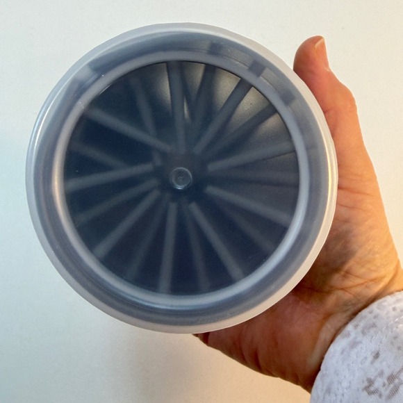 PawCleaner Portable Dog Paw Washer Silicone Bristle Muddy Foot Cleaner Grey - Picture 6 of 7